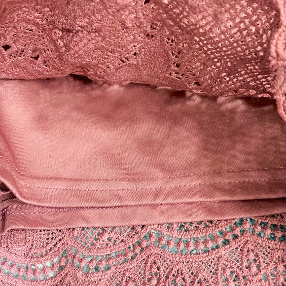 Womens dress lace shorts - Picture 3 of 3